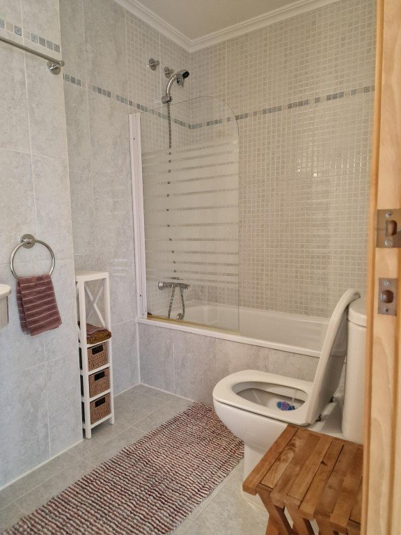 WhatsApp Image 2025-10-24 at 13.39.55 (2)