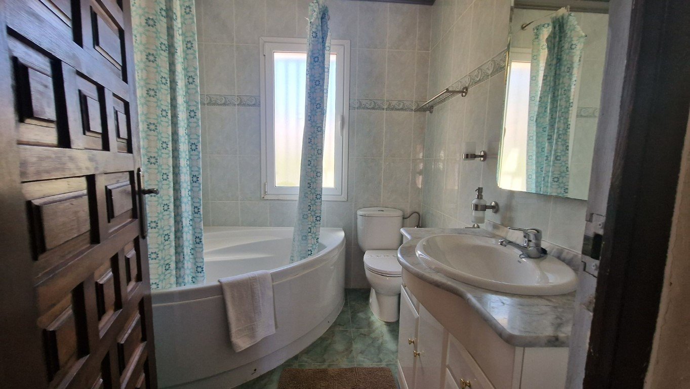 WhatsApp Image 2025-10-24 at 13.46.24 (5)