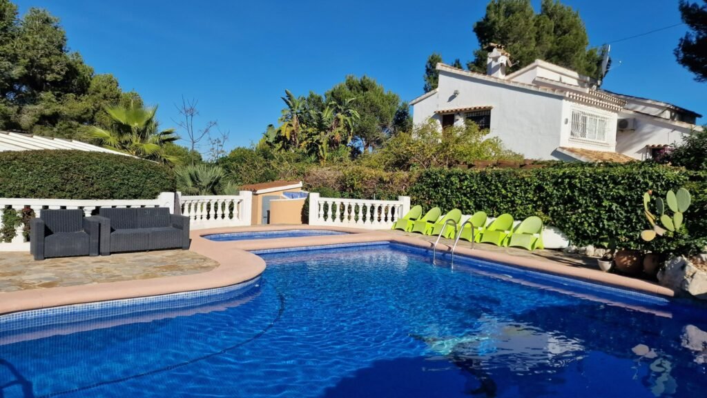 WhatsApp Image 2025-10-24 at 13.52.54 (2)