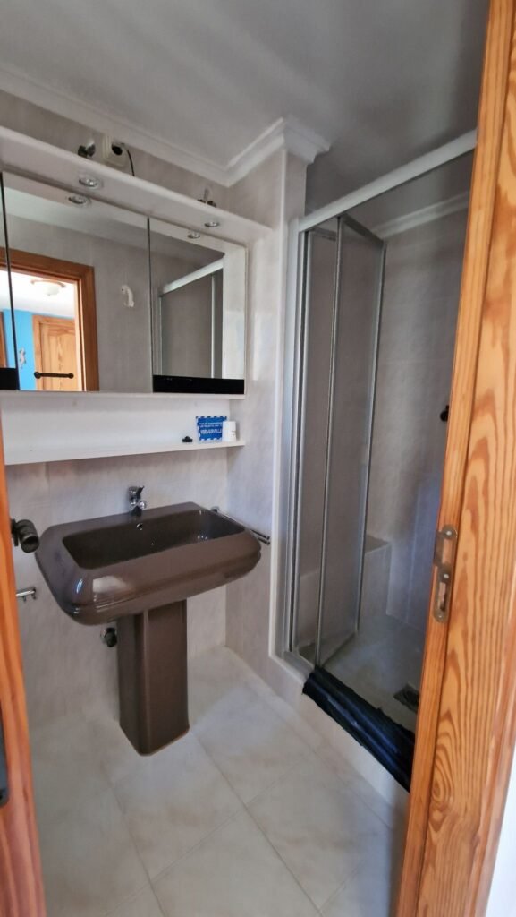 WhatsApp Image 2025-10-24 at 13.53.00 (1)