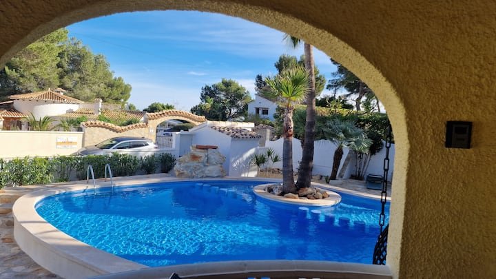 aa1fd459-2727-4809-8acf-937f6c1d1119