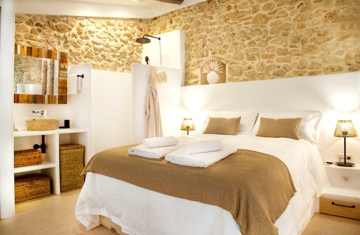 ca553b0d-22b8-4a97-a952-d8a1c3ba018a