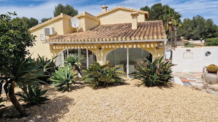 ecc29790-bf52-4863-8fb1-b47ce1fa36c6