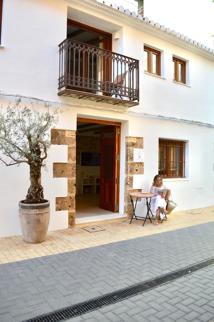 13d83cd5-6a4b-49a4-8790-c09718cbb495