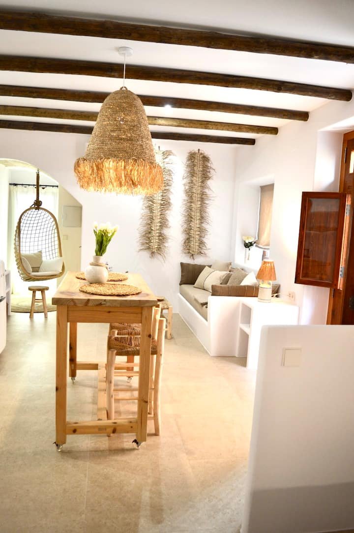 b2bc436d-68ac-4b0f-945f-8af81d41c898