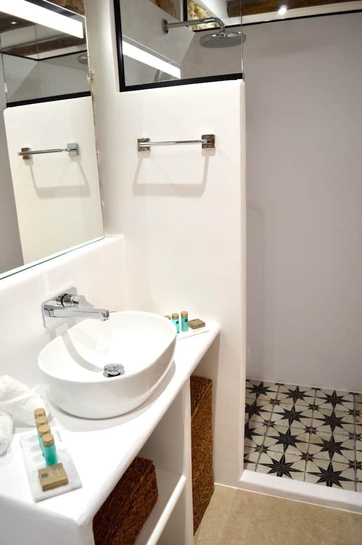 fbe7e39c-0ffd-4ca5-8740-c318af1388b0